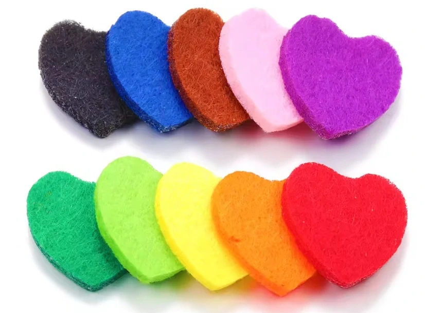 5ks Náhradních polštářků do auto difuzéru Srdce